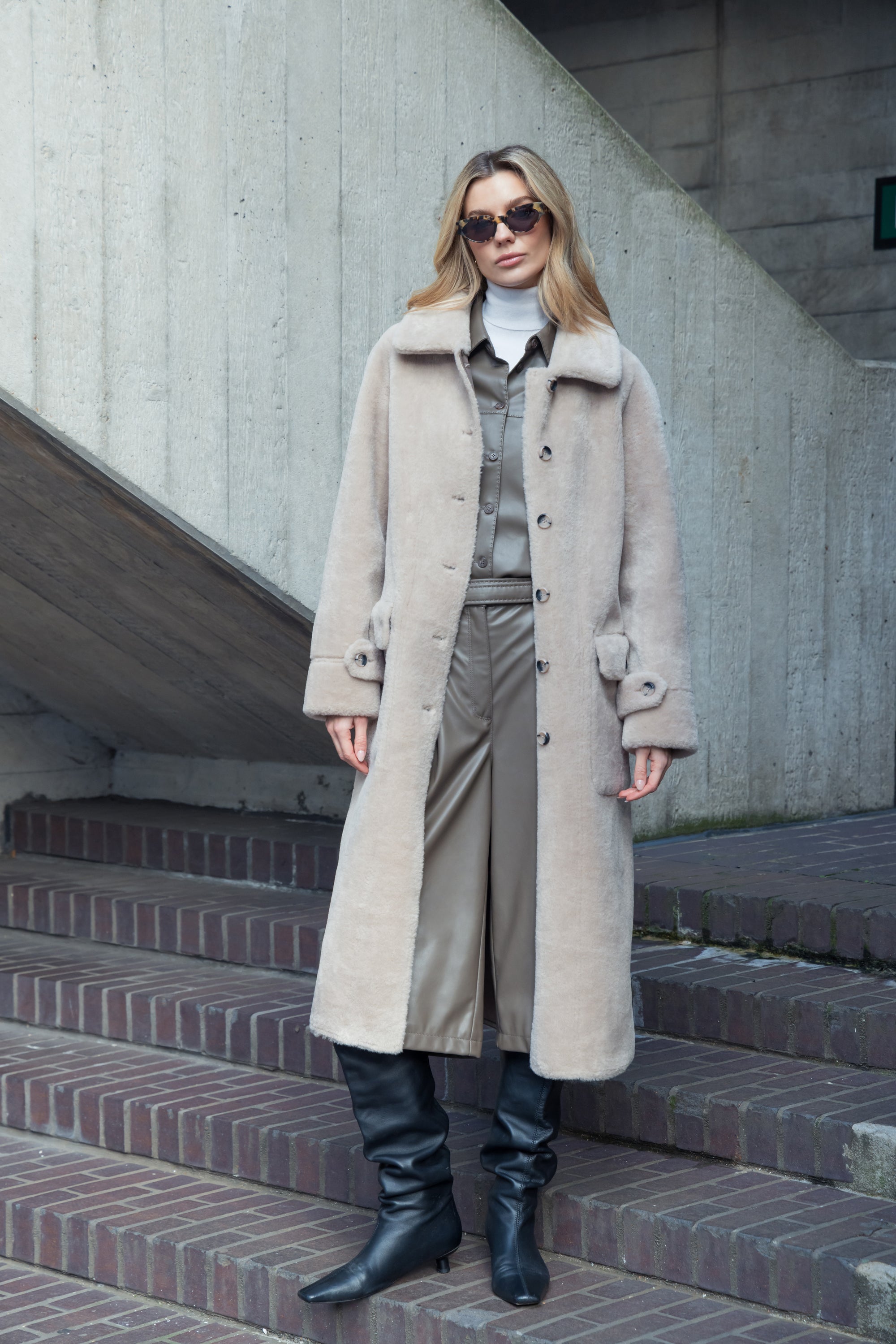 Reversible Raglan Coat in Taupe