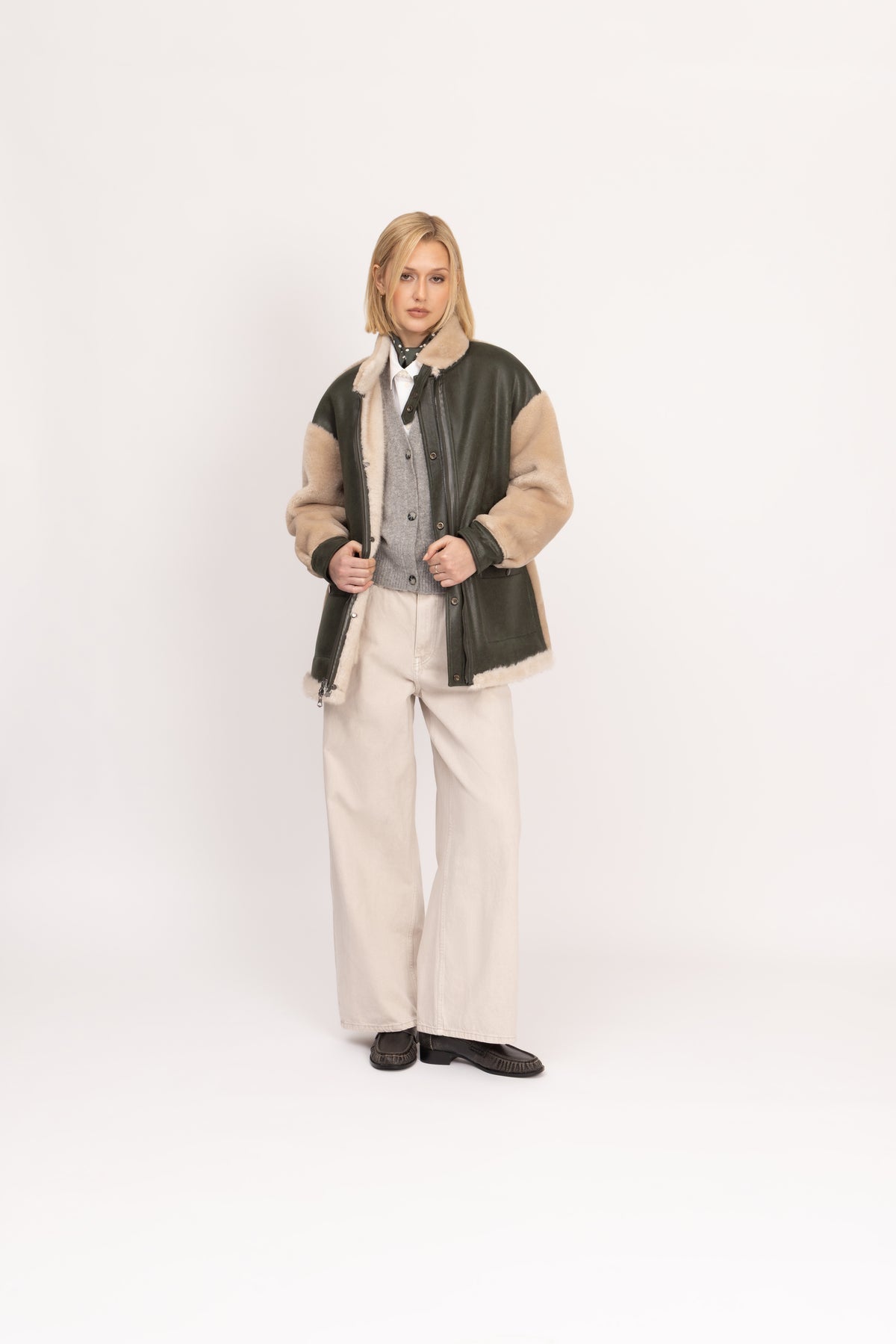 Reversible Barn Jacket in Khaki/Winter White
