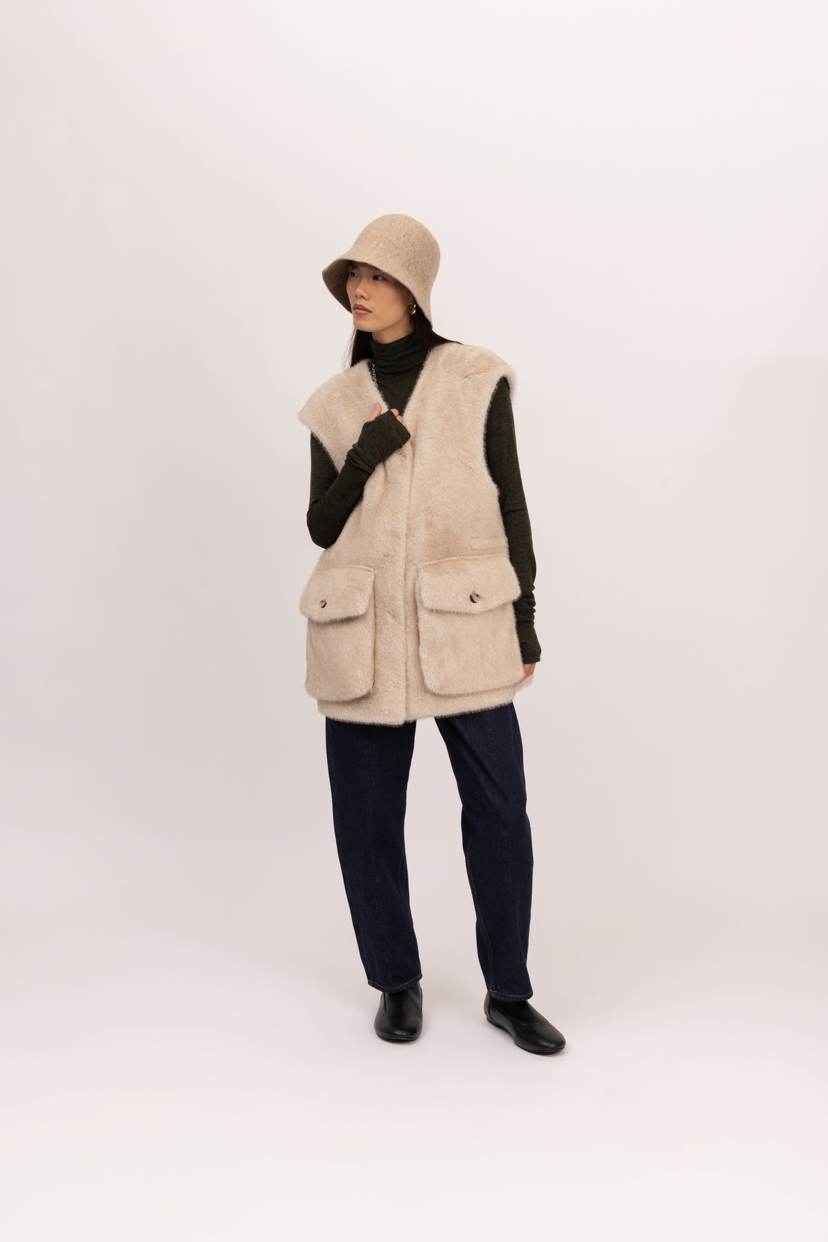 Fur Gilet in Khaki/Winter White